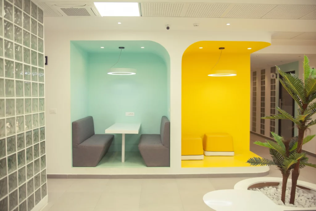 DIGITAL COLLEGE - HALL